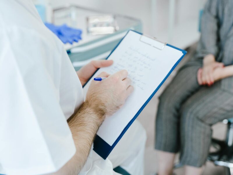 Wie erkläre ich meinem Arzt meine Symptome? Ein praktischer Leitfaden für ME/CFS-Betroffene